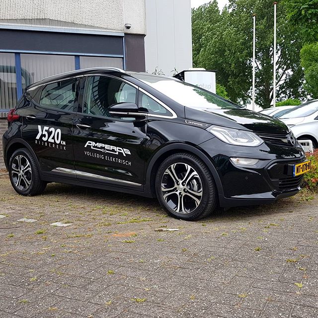Had a little testdrive with the Opel Ampera-E , they didn't want to take my old Ampere and leave this one behind..
