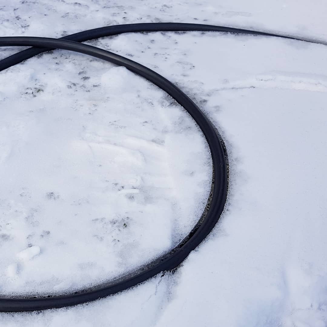 I have to remember to disconnect the charger when it is done or it will be fun to getting the cable out of the ice..